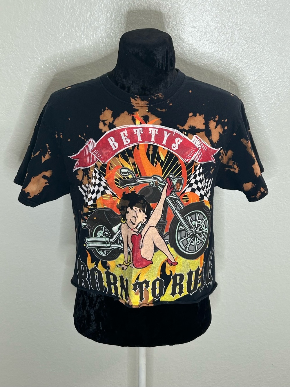 Betty Boop Bleached Graphic Crop Size Medium